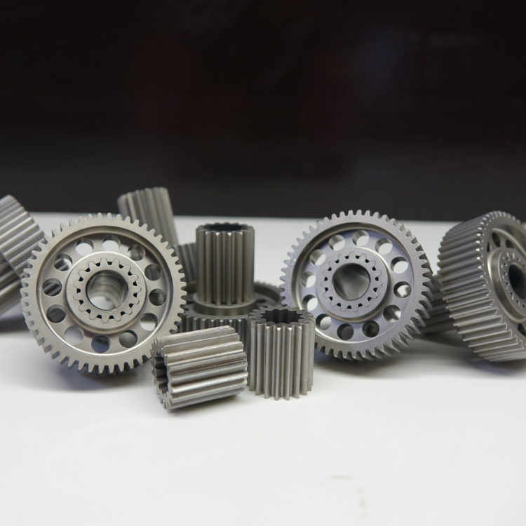 Oberflächenbehandelte Getrieberäder aus einem Prototypen Rennwagen.