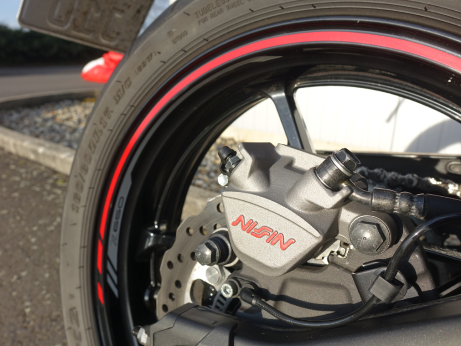 Stainless und USMC Red